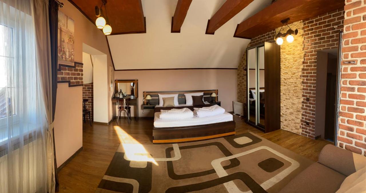 Старий Янів Hotel Ivano-Frankovo Exterior photo